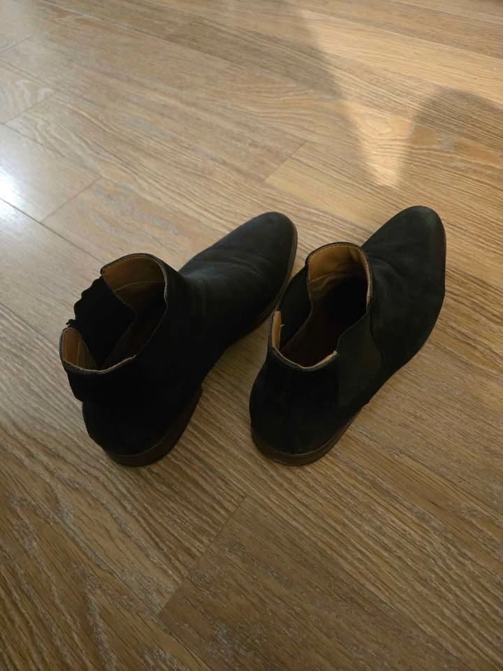 Black Suede Chelsea Boots (Aldo / mens size 7.5 US) - photo 3