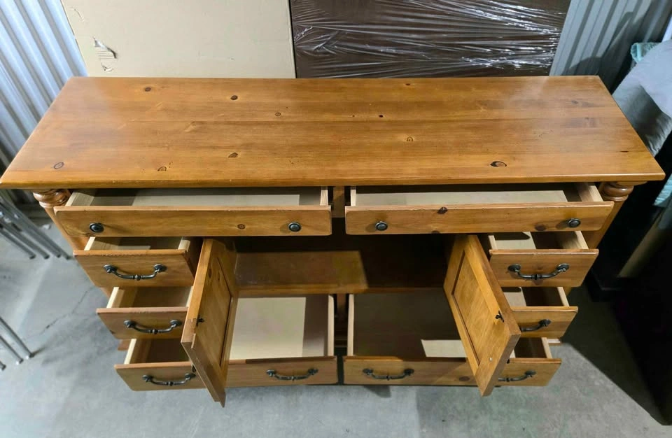 3-Piece Solid Pine Bedroom Set - photo 2