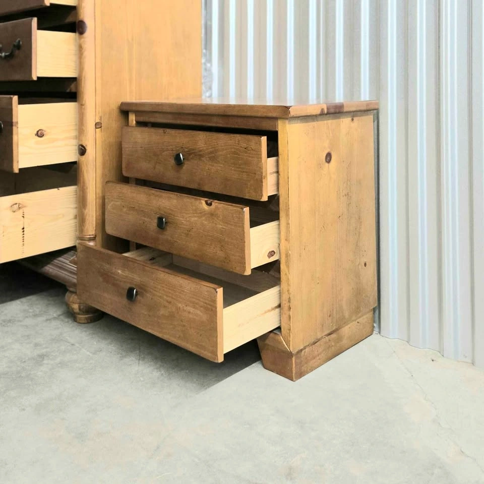 3-Piece Solid Pine Bedroom Set - photo 5