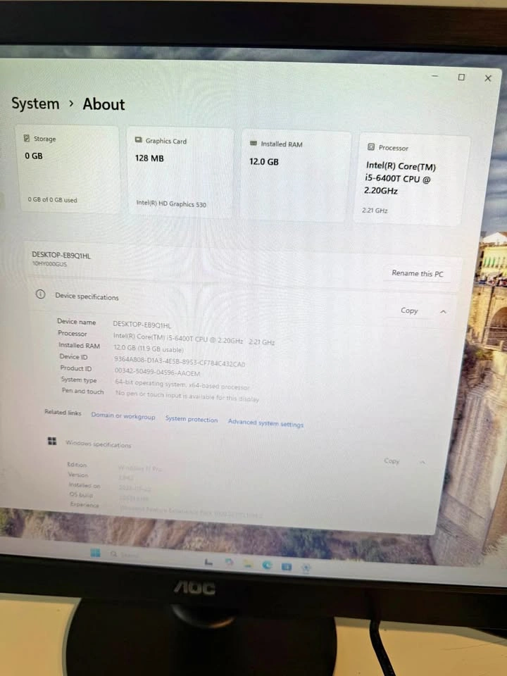 ThinkCentre M700 Lenovo and Aoc 215LM00032