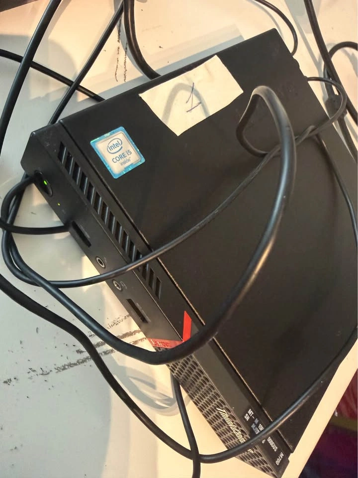 ThinkCentre M700 Lenovo and Aoc 215LM00032 - photo 2