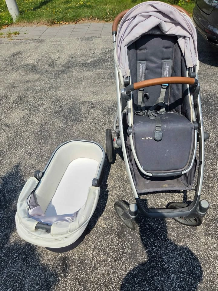 UPPAbaby Vista Stroller + Bassinet + PiggyBack Board (As-Is) - photo 3