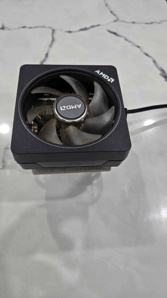 AMD Wraith Prism CPU Cooler