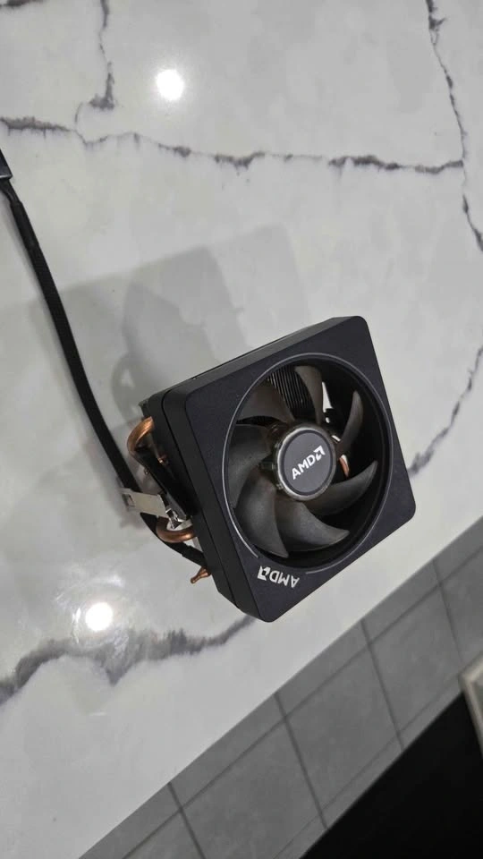 AMD Wraith Prism CPU Cooler - photo 2