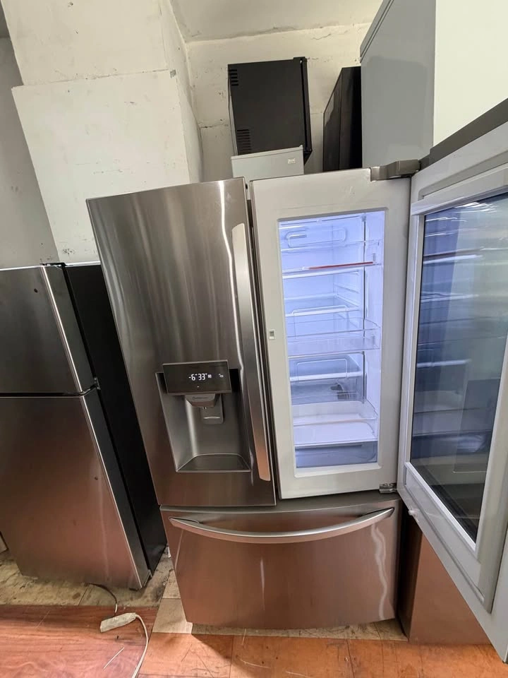 LG InstaView ThinQ French Door Refrigerator 36 in - photo 2