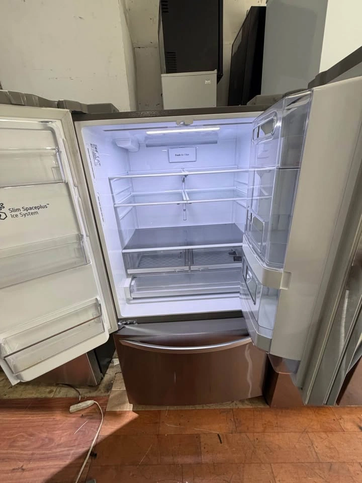 LG InstaView ThinQ French Door Refrigerator 36 in - photo 3