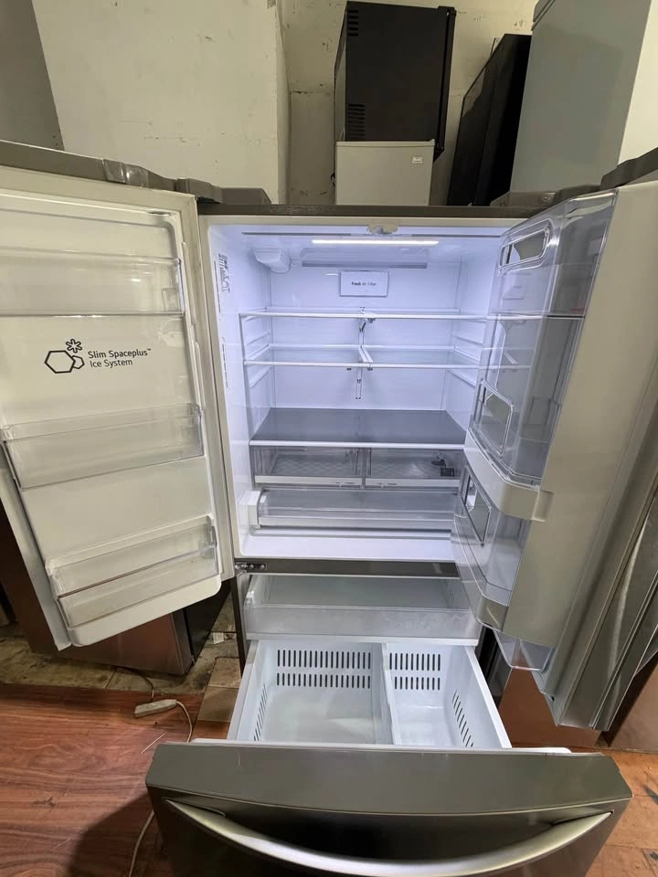 LG InstaView ThinQ French Door Refrigerator 36 in - photo 4