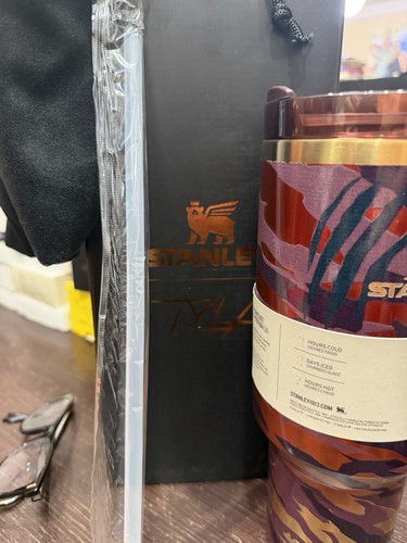 Stanley X Tyla Tyger 40oz Tumbler Limited Edition - photo 3