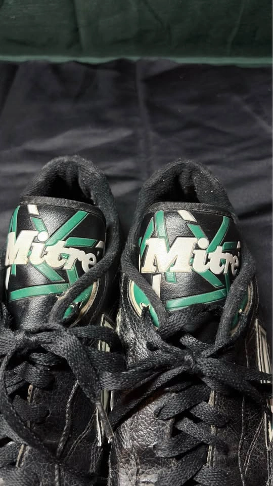 Mitre brand SOCCER CLEATS, sports shoes, size 6 (US) - photo 2