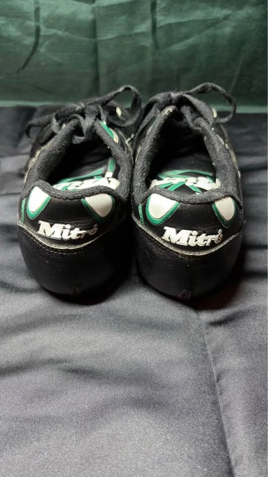 Mitre brand SOCCER CLEATS, sports shoes, size 6 (US) - photo 5