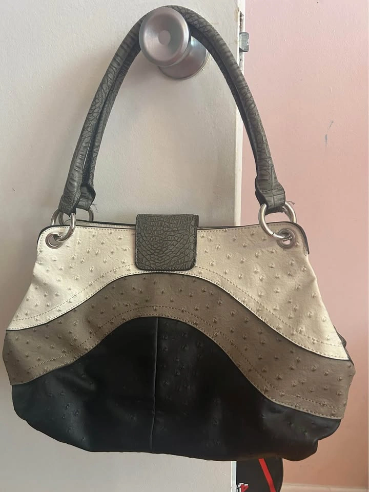 Guess Purse - photo 2