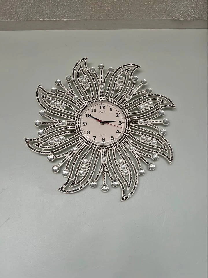 Clock & wall decoration