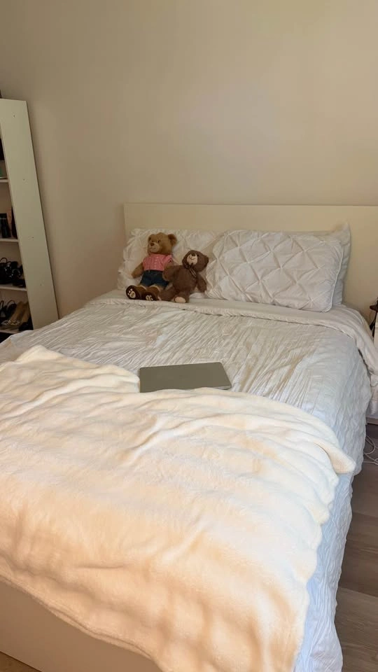 IKEA MALM BED - photo 2
