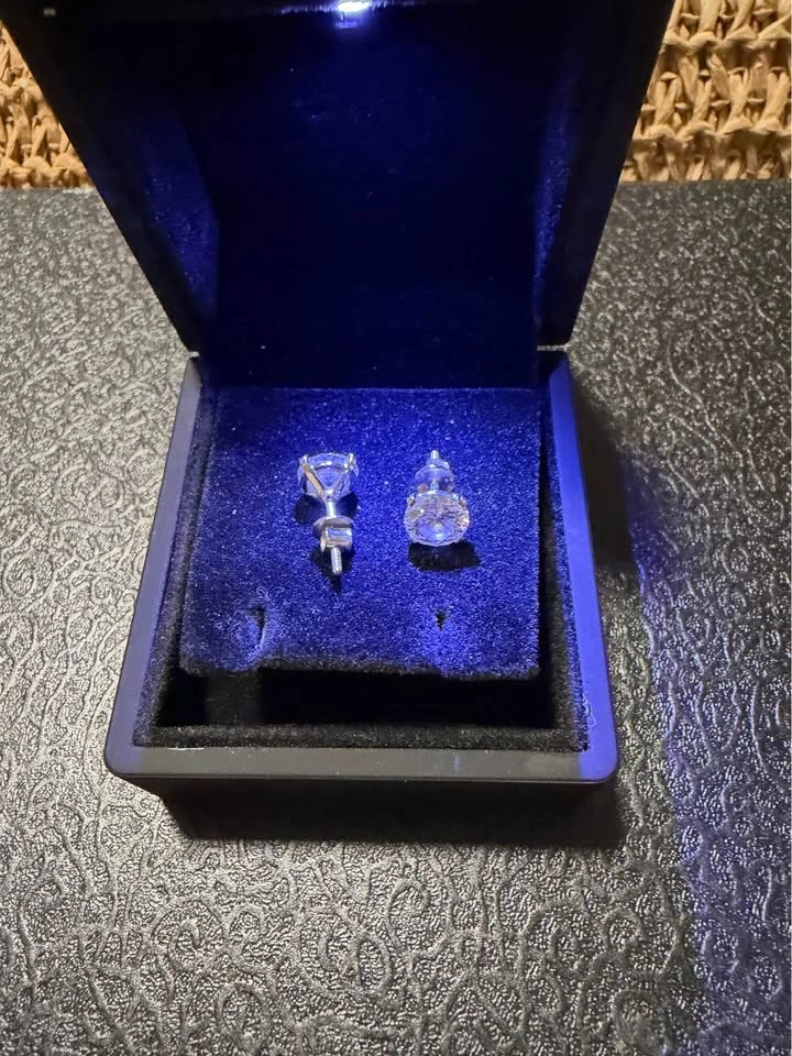 IGI Certified Laboratory Grown Diamond Stud Earrings - photo 2