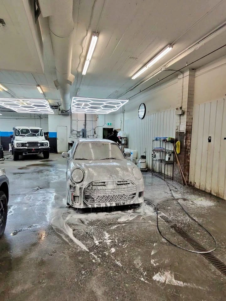 Mobile car detailing