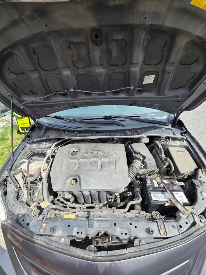 Engine bay detail - photo 2