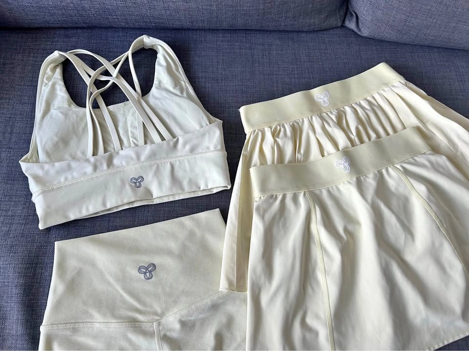 Aritzia TNA - Yellow Activewear Set (XS)
