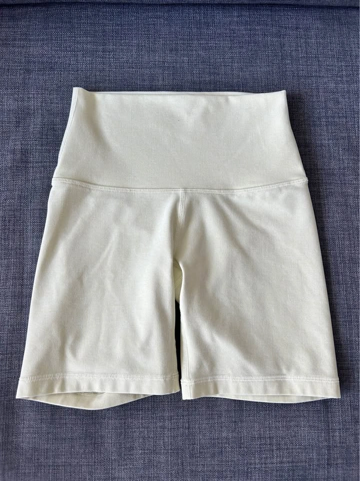 Aritzia TNA - Yellow Activewear Set (XS) - photo 3