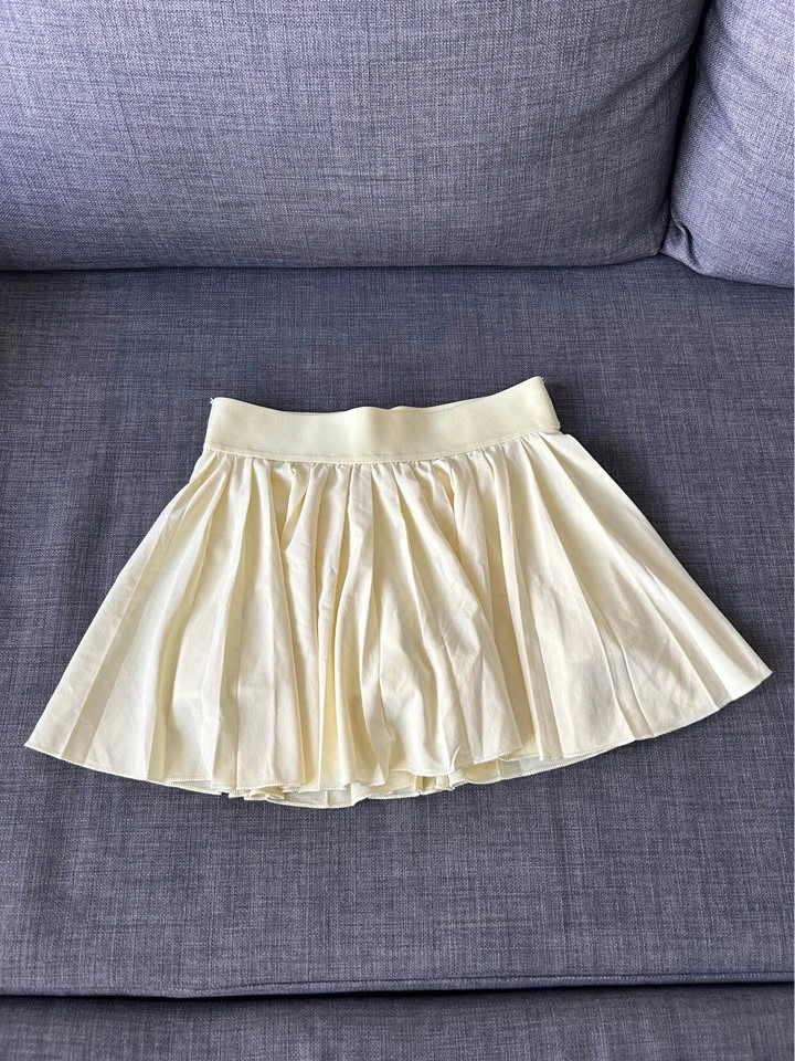 Aritzia TNA - Yellow Activewear Set (XS) - photo 5