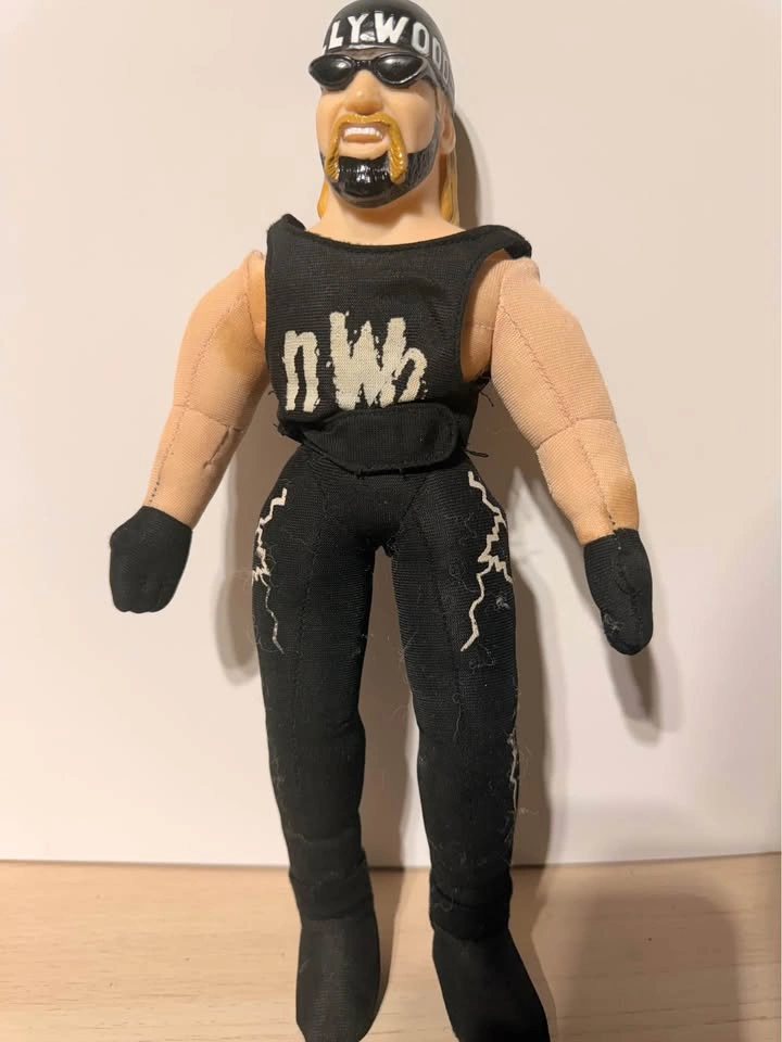 1999 WCW plush dolls - photo 3