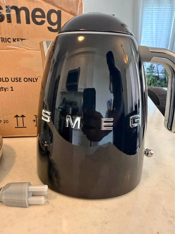 Smeg Electric Kettle 1.7L