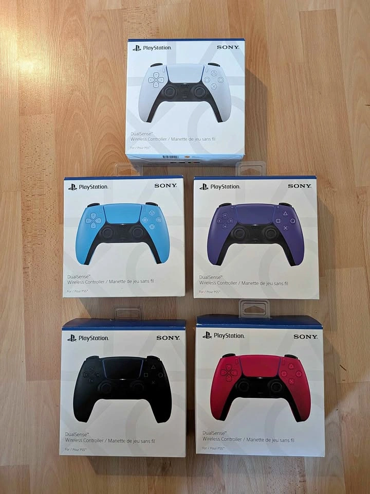 PlayStation 5 Dualsense controllers