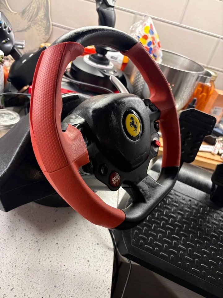 Thrustmaster Ferrari 458 Spider Racing Wheel + Pedals (XBOX) - photo 2