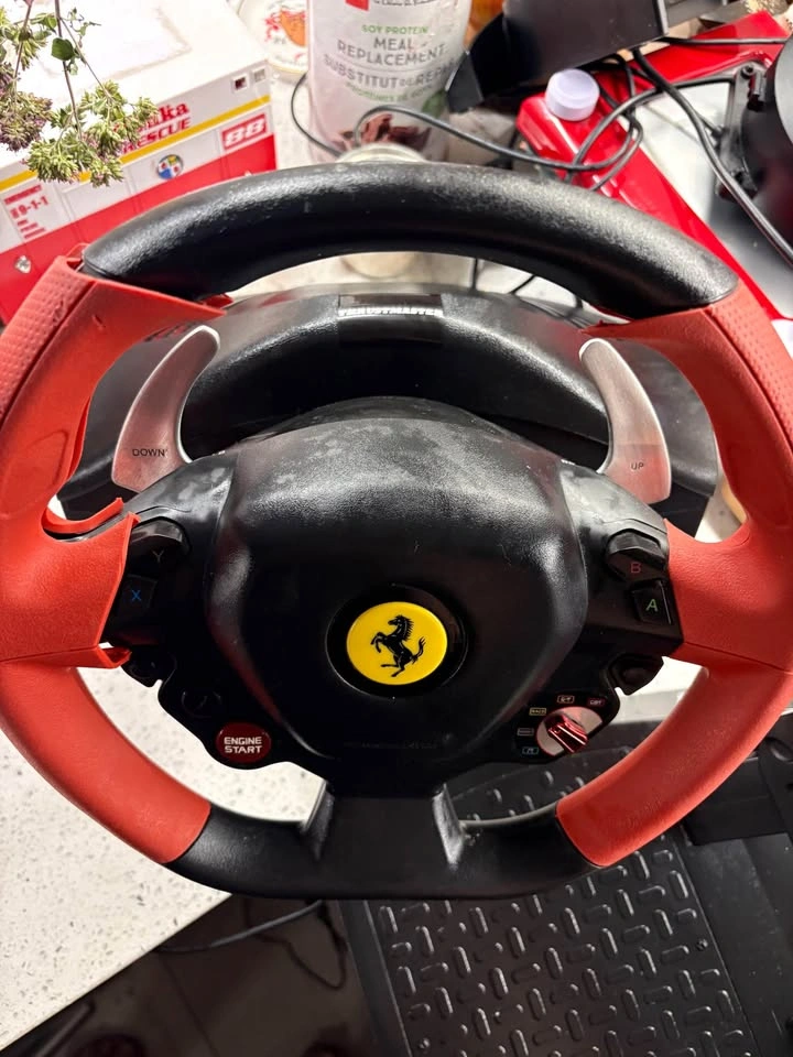 Thrustmaster Ferrari 458 Spider Racing Wheel + Pedals (XBOX) - photo 3