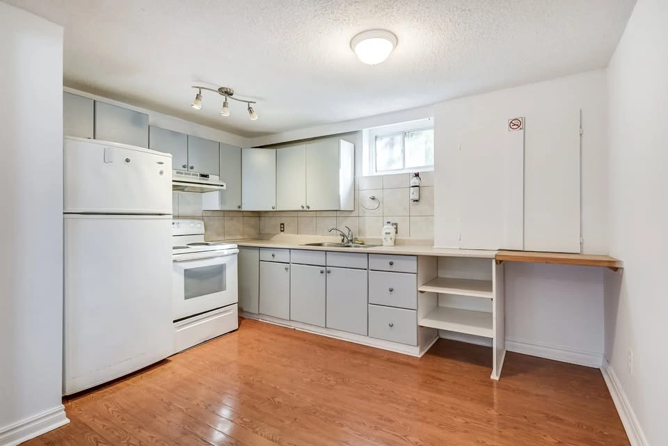 3 Beds 2 Baths - House - photo 4