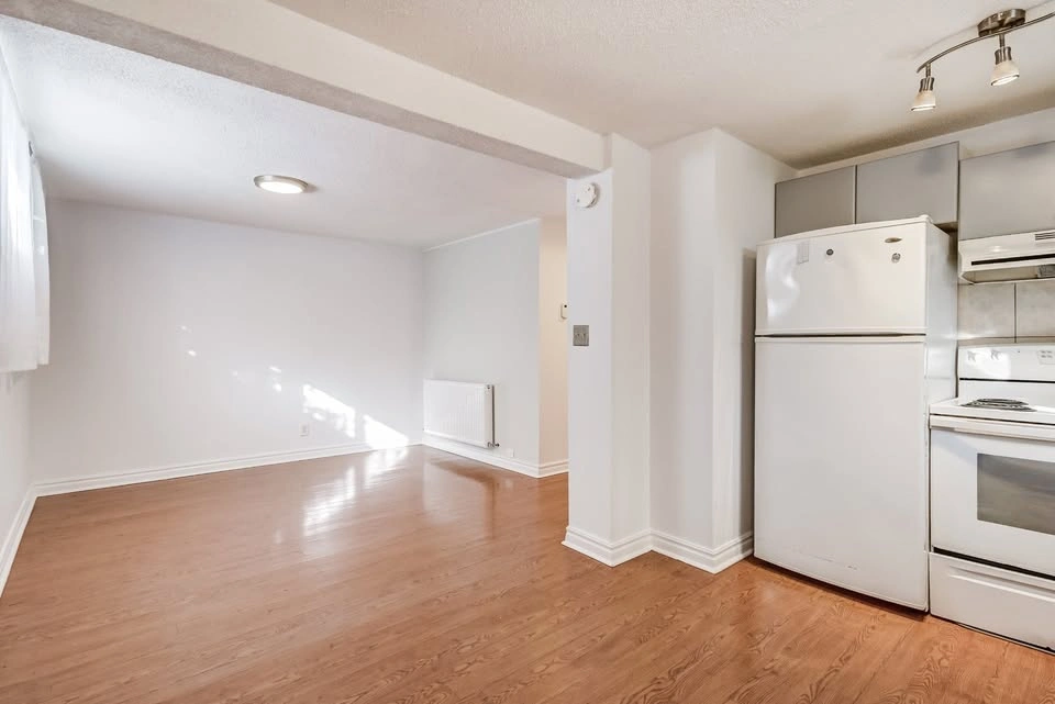 3 Beds 2 Baths - House - photo 5