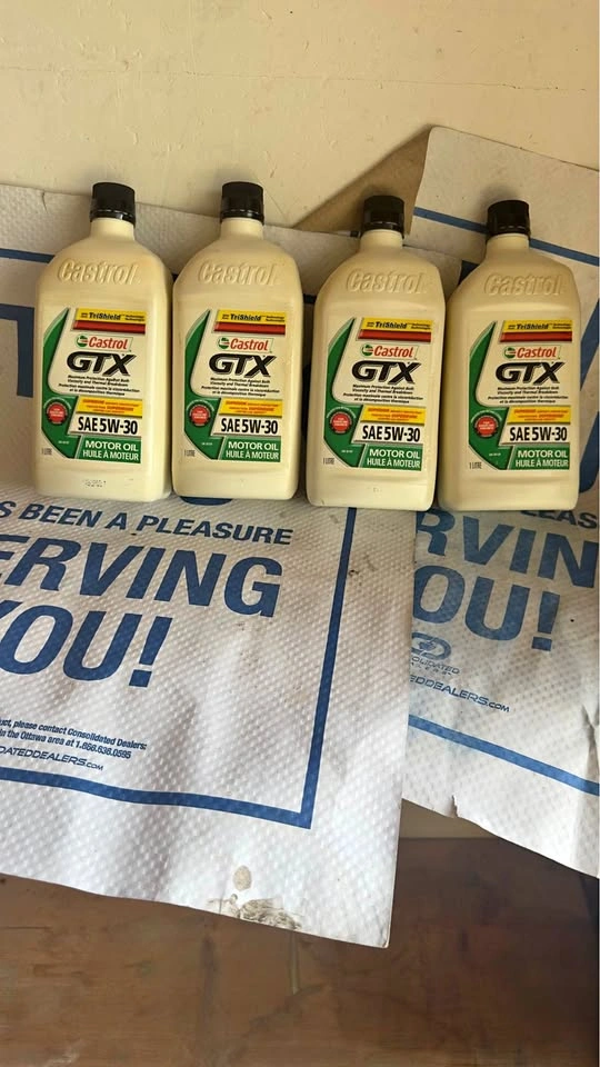 Castrol GTX 5W-30 Motor Oil – 4 x 1L Bottles (Brand New)