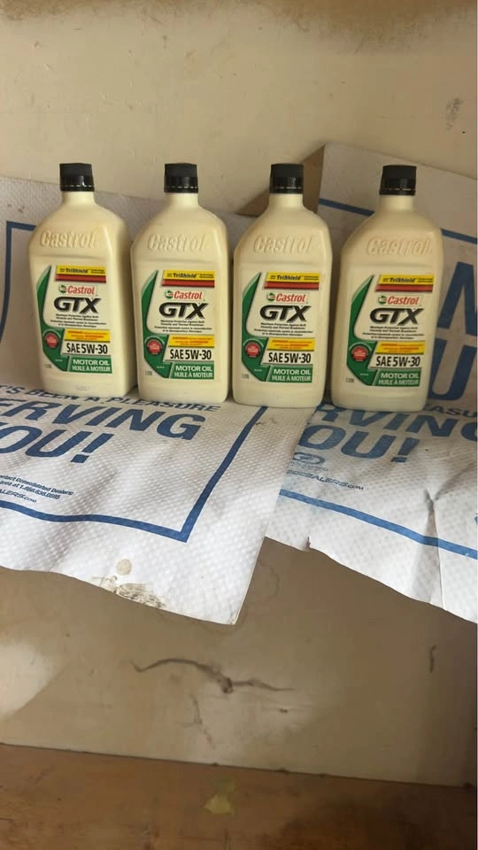 Castrol GTX 5W-30 Motor Oil – 4 x 1L Bottles (Brand New) - photo 2