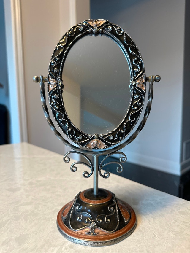 Vintage tilting tabletop vanity mirror - photo 2