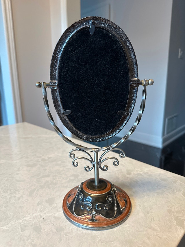 Vintage tilting tabletop vanity mirror - photo 4