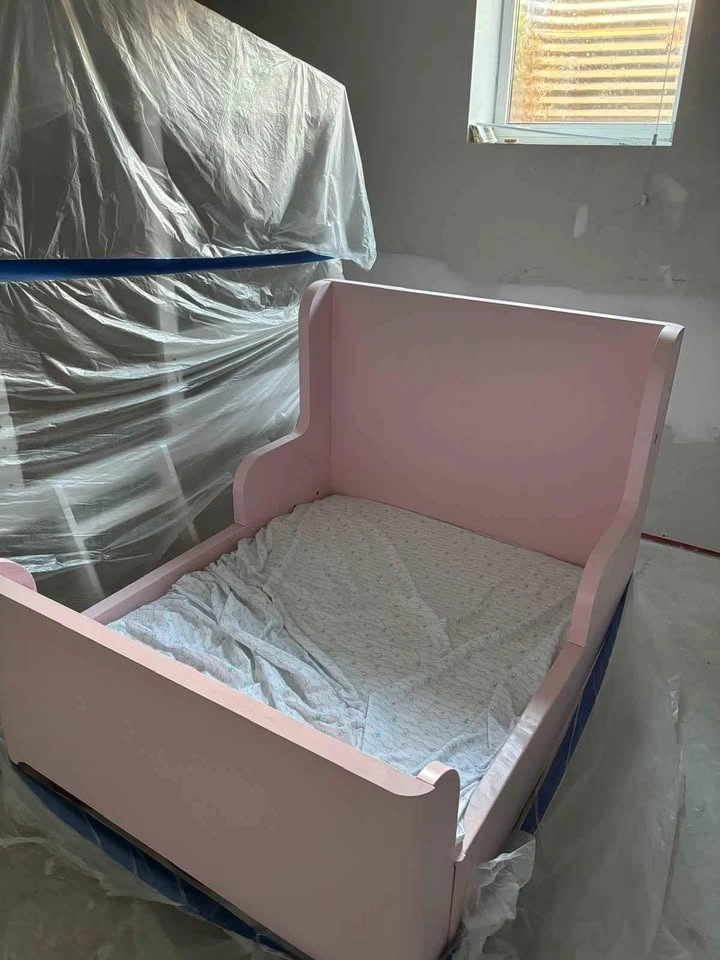 Ikea kid bed pink used - photo 2