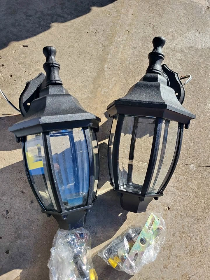 Vintage Outdoor Porch Lights with Bevelled Glass (2)
