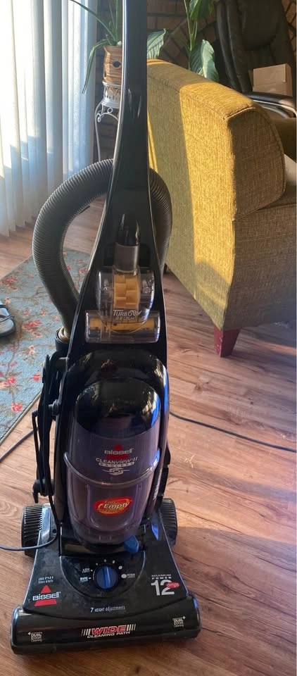 Bissell Cleanview II 12 amp Bagless Vacuum cleaner - photo 3