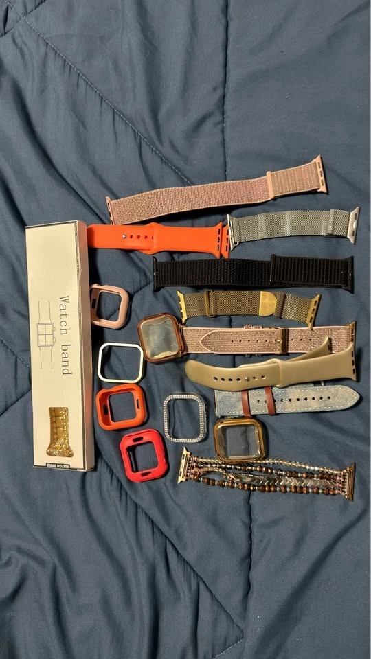Apple Watch Series 5 + Lots of Extra Straps & Cases - photo 2
