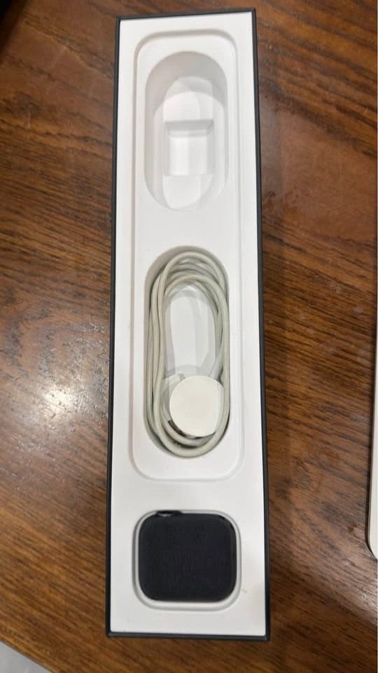 Apple Watch Series 5 + Lots of Extra Straps & Cases - photo 3