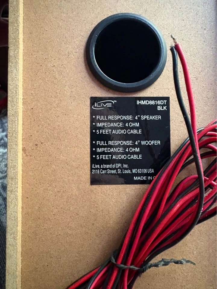 Pair of iLive Bookshelf Speakers with Built-in 4" Woofers - photo 2