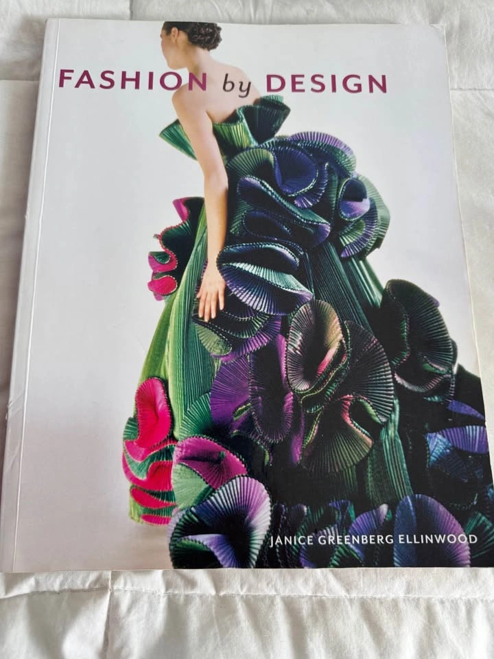 Brand New Sealed Fashion Design / Artist Books Lot H - photo 2