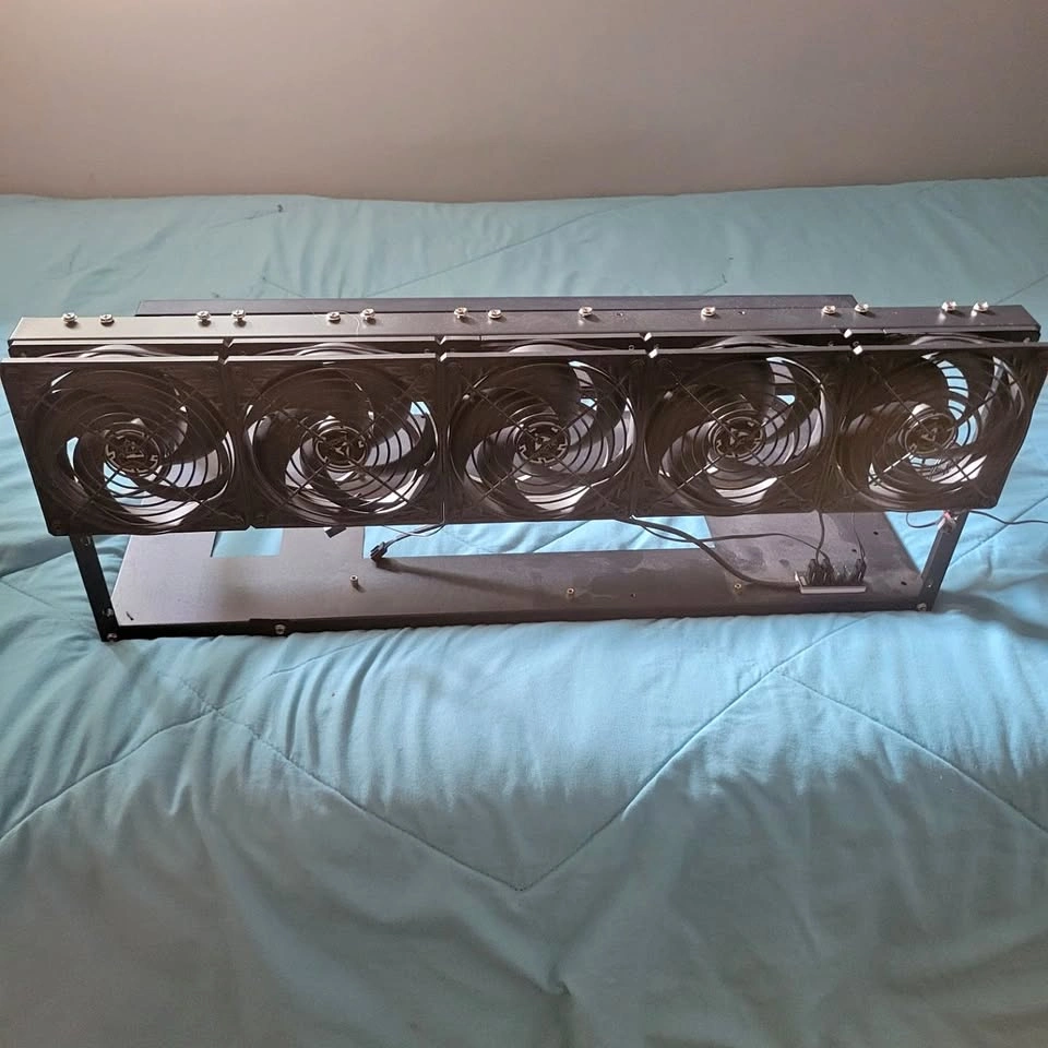 GPU Frame, 5 Arctic Fans with fan hub.