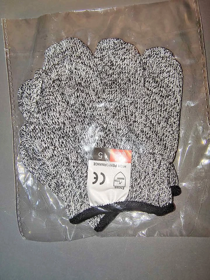 Brand New Level 5 Cut Resistant Safety Gloves