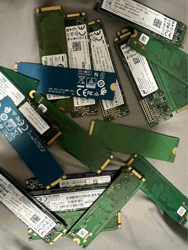 Lot of 256GB M.2 SSDs - Micron & SK Hynix - photo 3