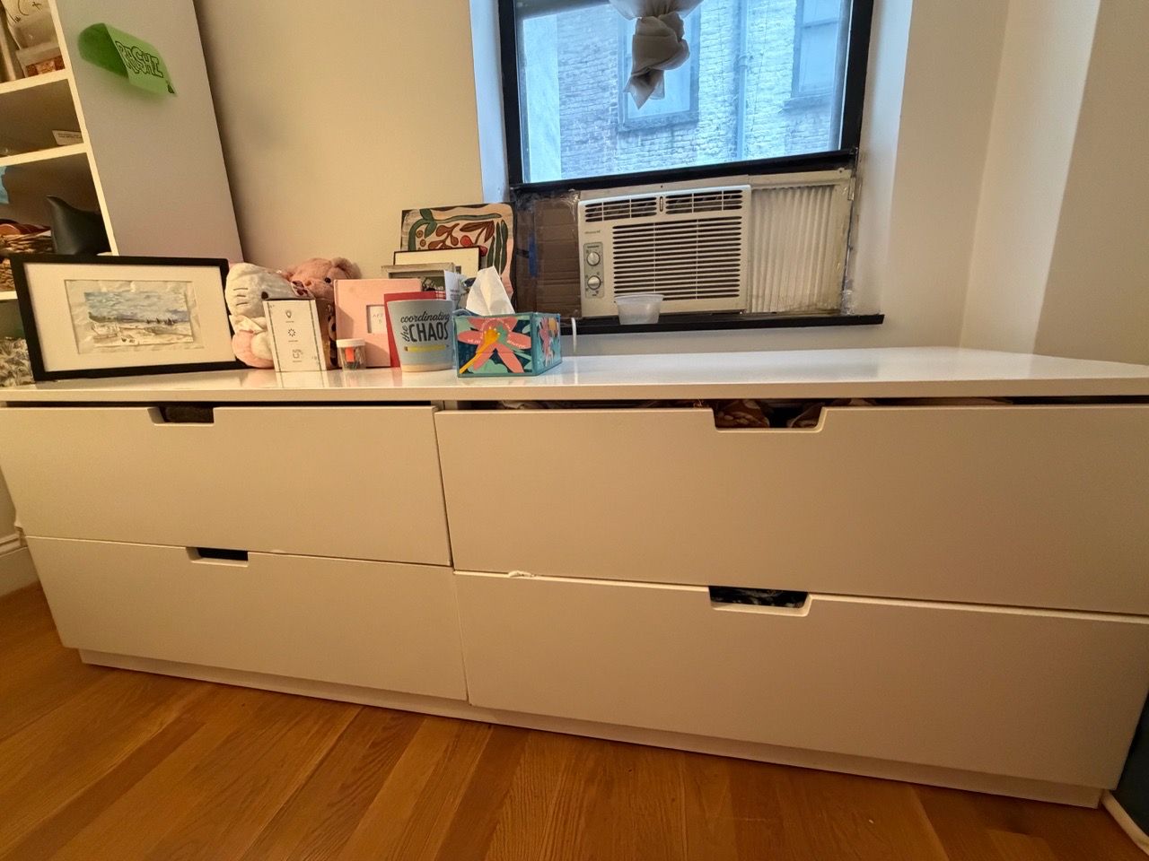 4 Drawer Dresser - White Anchor Unlock Function