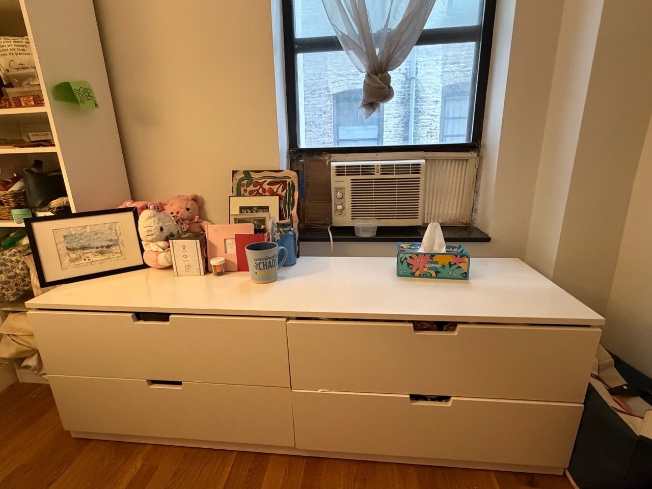 4 Drawer Dresser - White Anchor Unlock Function - photo 5