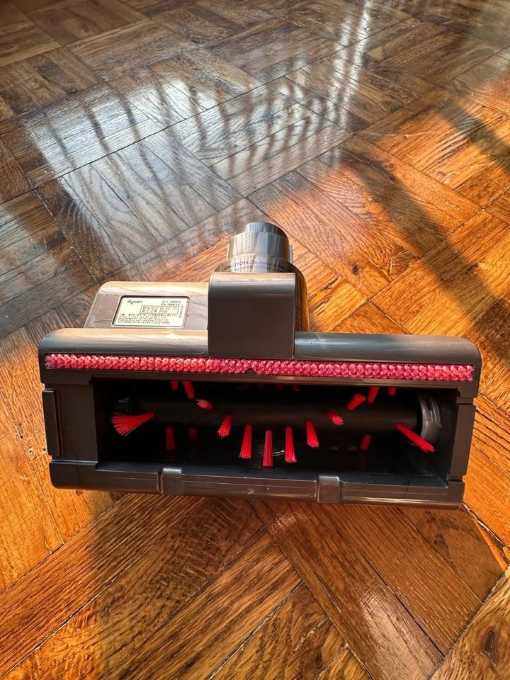 Dyson original Mini Motorized Tool Brush Head Compatible with V7 - photo 3