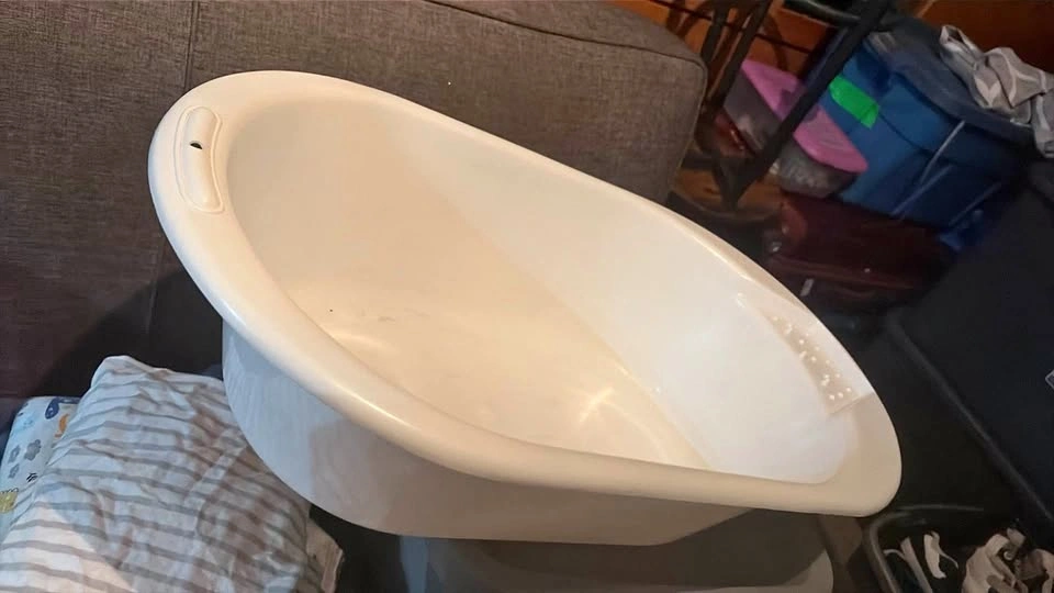 White Plastic Baby Bathtub