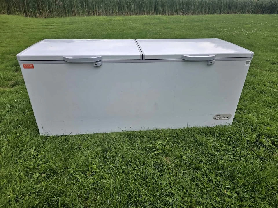 VEVOR 21 Cu. Ft. Convertible Chest Fridge / Freezer