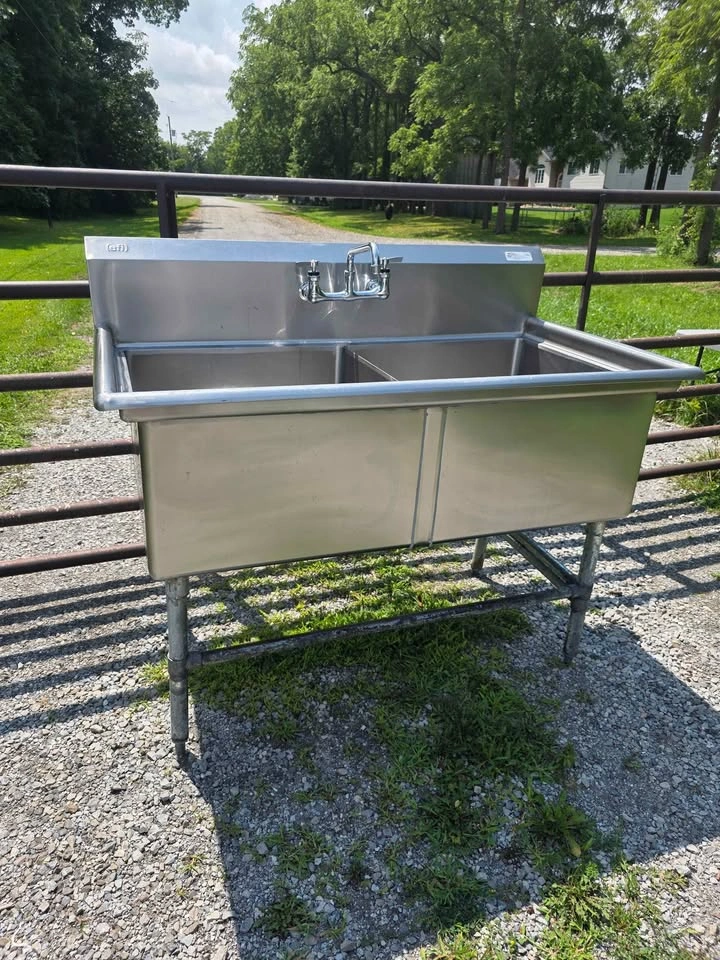 Commercial 2-Compartment Stainless Steel Sink For Sale! - photo 2